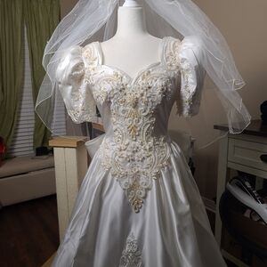 White Satin Bonny Vintage Bridgeton Bridal Gown With Veil ( issue)